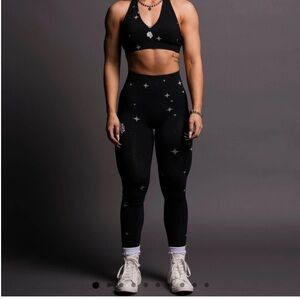 DUAL "EVERSON SEAMLESS" SCRUNCH LEGGINGS IN BLACK STARRY NIGHT- size small